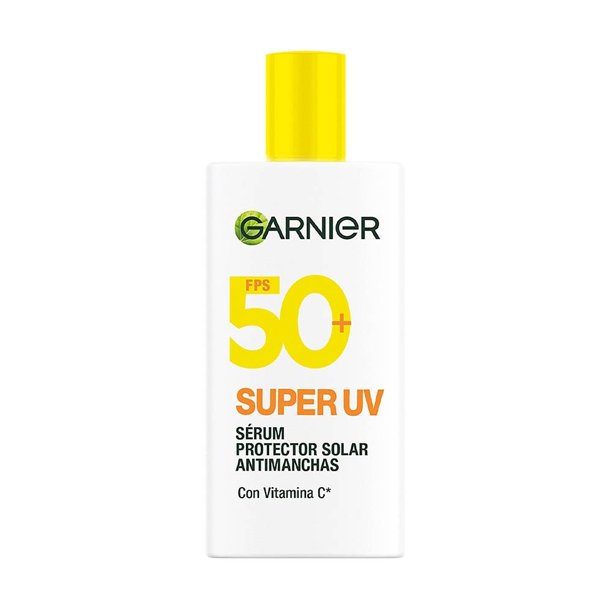 Protector Solar Facial Garnier Skin Active Antioleosidad Fluido Sin Color FPS 50+ con Vit C 40 ml